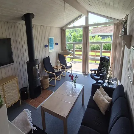 Vinny - 1km From The Sea By Interhome