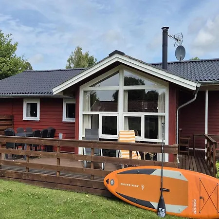 Vakantiehuis Vinny - 1km From The Sea By Interhome