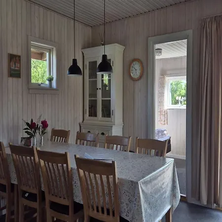 Vakantiehuis Vinny - 1km From The Sea By Interhome *