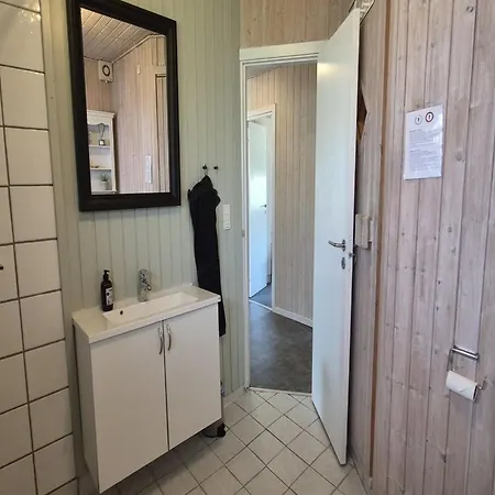 Vinny - 1km From The Sea By Interhome